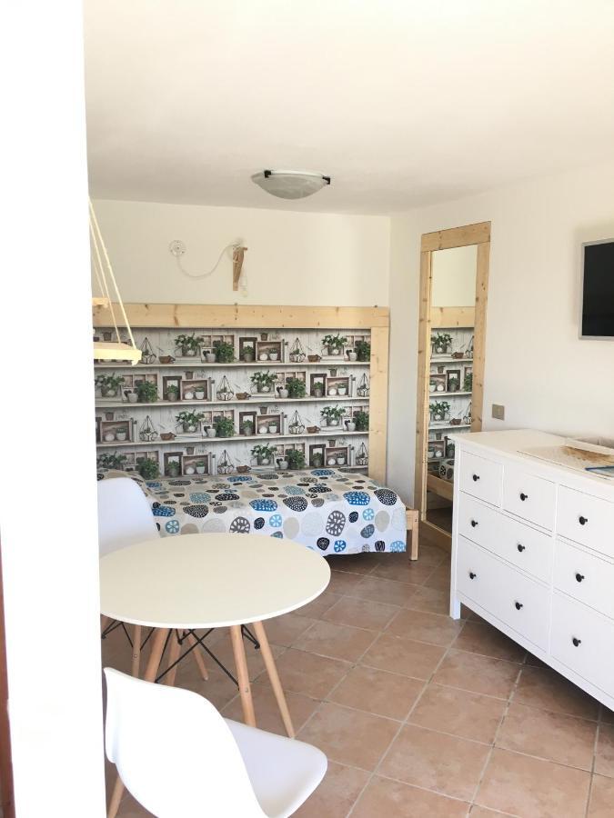 B&B Tavolara Puntaldia Esterno foto